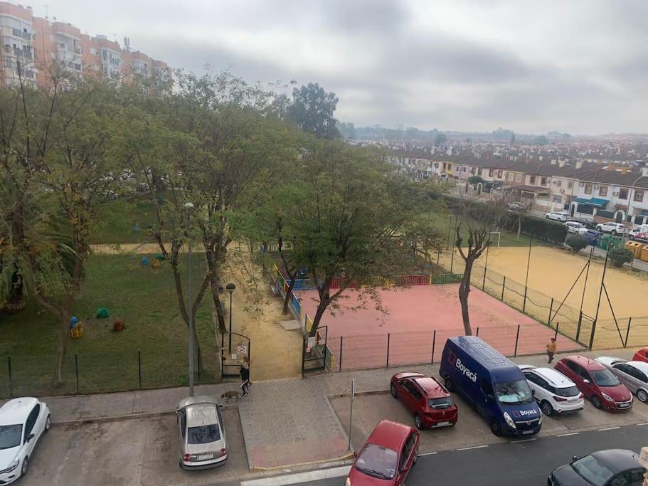 Vistas Desde Montequinto Apartment Dos Hermanas Exterior photo